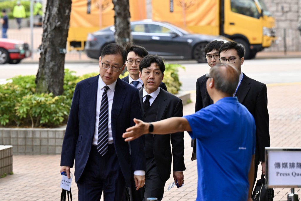 委員會代表律師團隊。