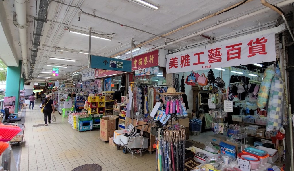 星岛申诉王 | 香港石围角商场翻新，商户急清货：睡不安吃不下