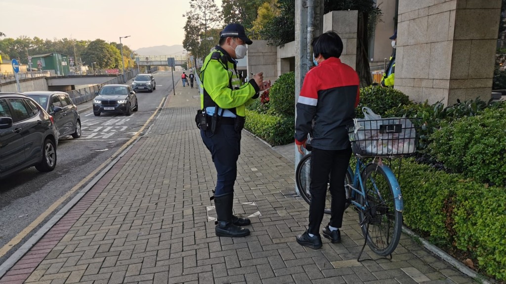 警發告票。警方圖片