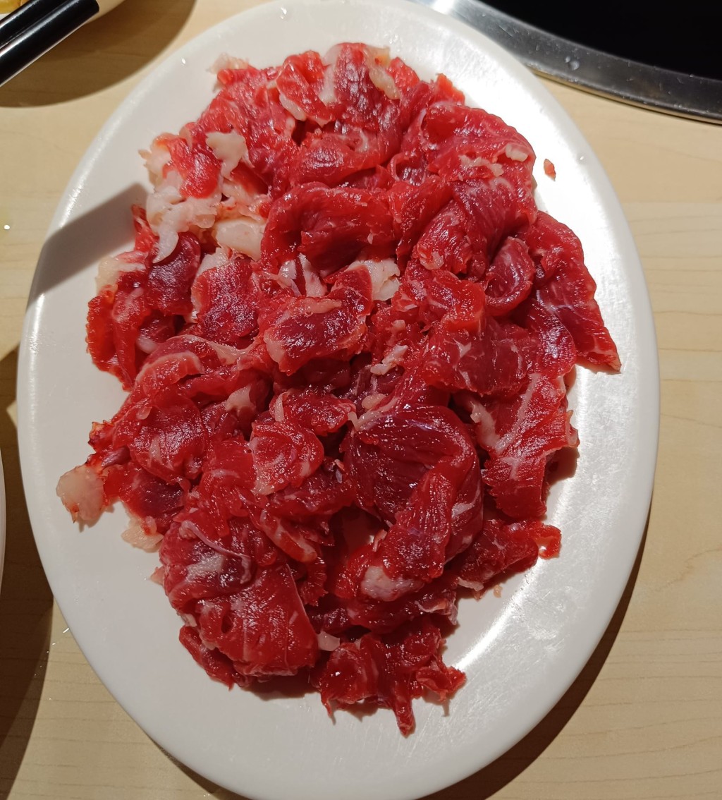 牛肉價格便宜又大碟（圖片來源：Facebook@深圳美食遊玩交流分享區）