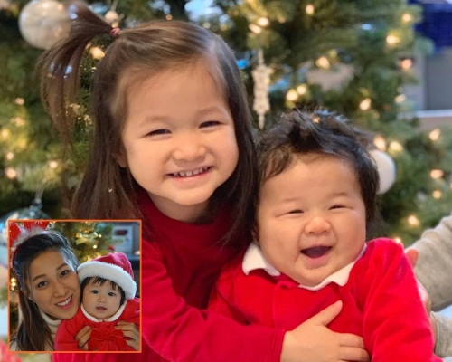 钟嘉欣两年前也晒过囡囡扮圣诞老人的照片，今年由细佬扮，两姊弟超可爱。（脸书图片）