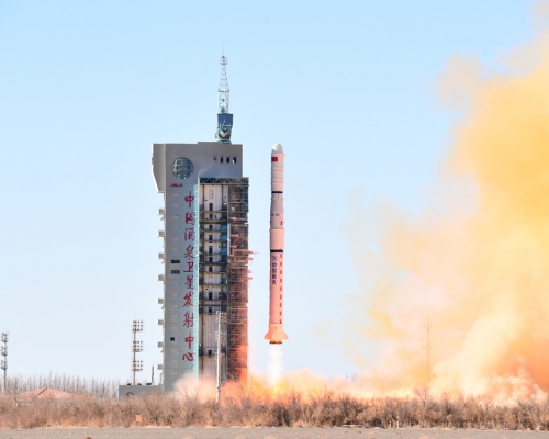 中國成功發射遙感三十一號02組衛星。(新華社圖片)