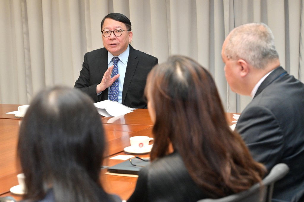政務司司長陳國基在7月9日主持應對極端天氣督導委員會會議。政府新聞處 政務司司長陳國基在7月9日主持應對極端天氣督導委員會會議。政府新聞處