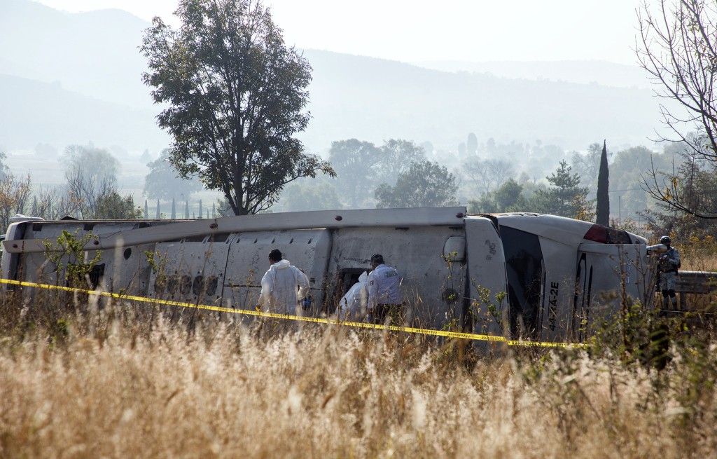 意外造成至少 20 名乘客受傷。法新社 意外造成至少 20 名乘客受傷。法新社