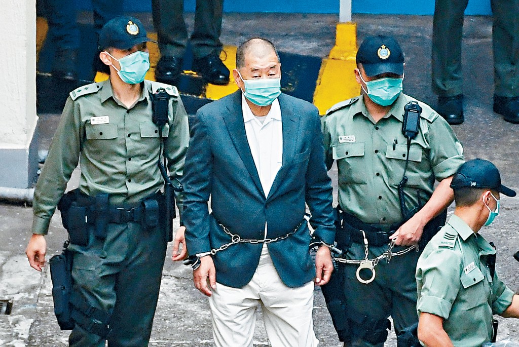 黎智英否認一項串謀刊印及發布煽動刊物罪，以及兩項串謀勾結外國勢力危害國家安全罪。