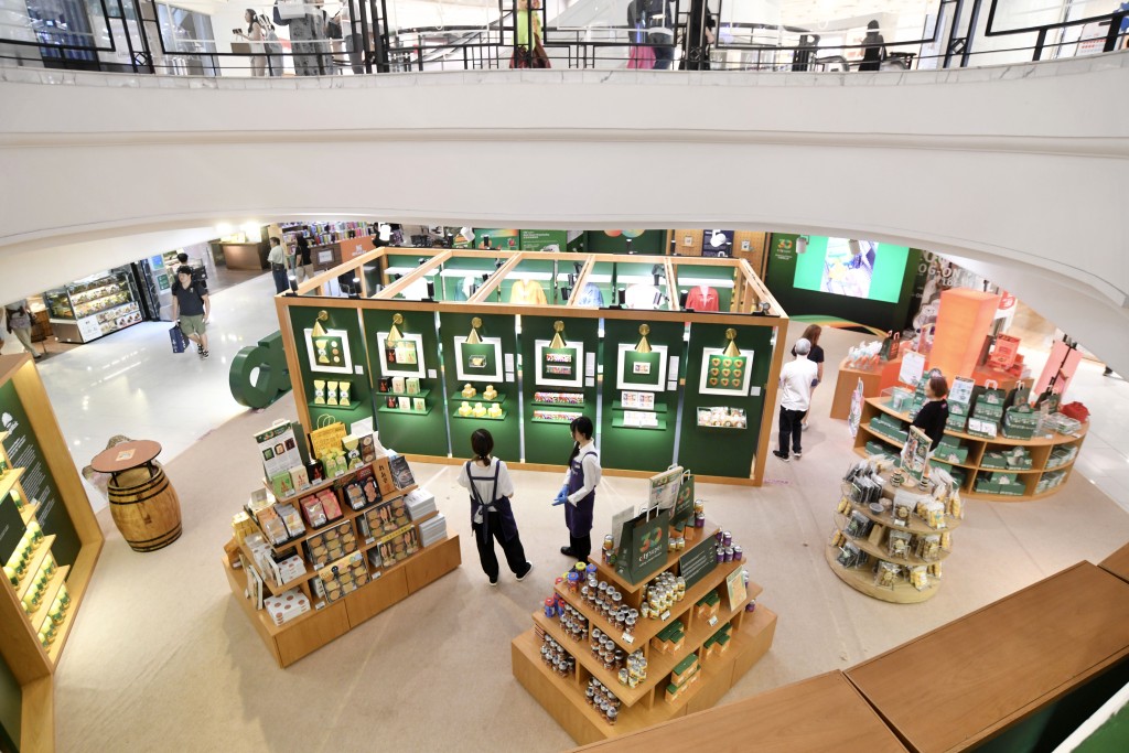 City'super自今年起每3個月舉辦一次「Foodie Wonderland」,將超市變成一日嘉年華,設有30多款菜單、威士忌品酒會、工作坊及遊戲攤位。 City'super自今年起每3個月舉辦一次「Foodie Wonderland」,將超市變成一日嘉年華,設有30多款菜單、威士忌品酒會、工作坊及遊戲攤位。