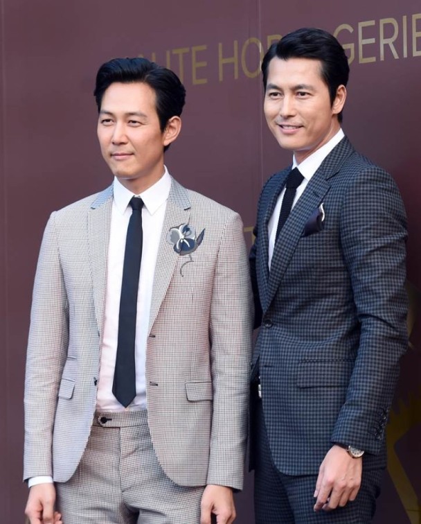 李政宰（左）和鄭雨盛老友鬼鬼，更一同創立事務所Artist Company。