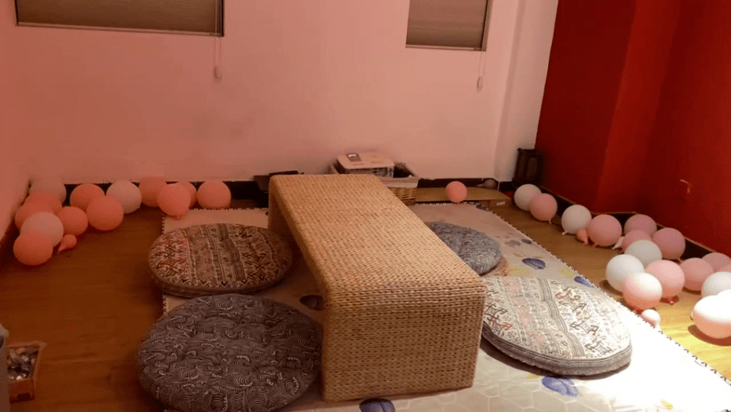 包间装潢精美，俨如民宿。互联网图片