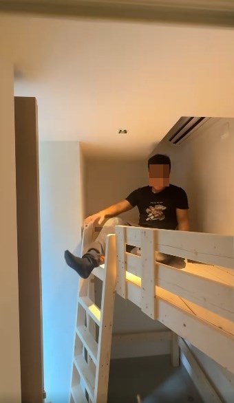 樓主昨日(20日)在社交平台Threads上載在 工人房內搭建5邊形床全過程的短片發帖。Threads截圖 樓主昨日(20日)在社交平台Threads上載在 工人房內搭建5邊形床全過程的短片發帖。Threads截圖
