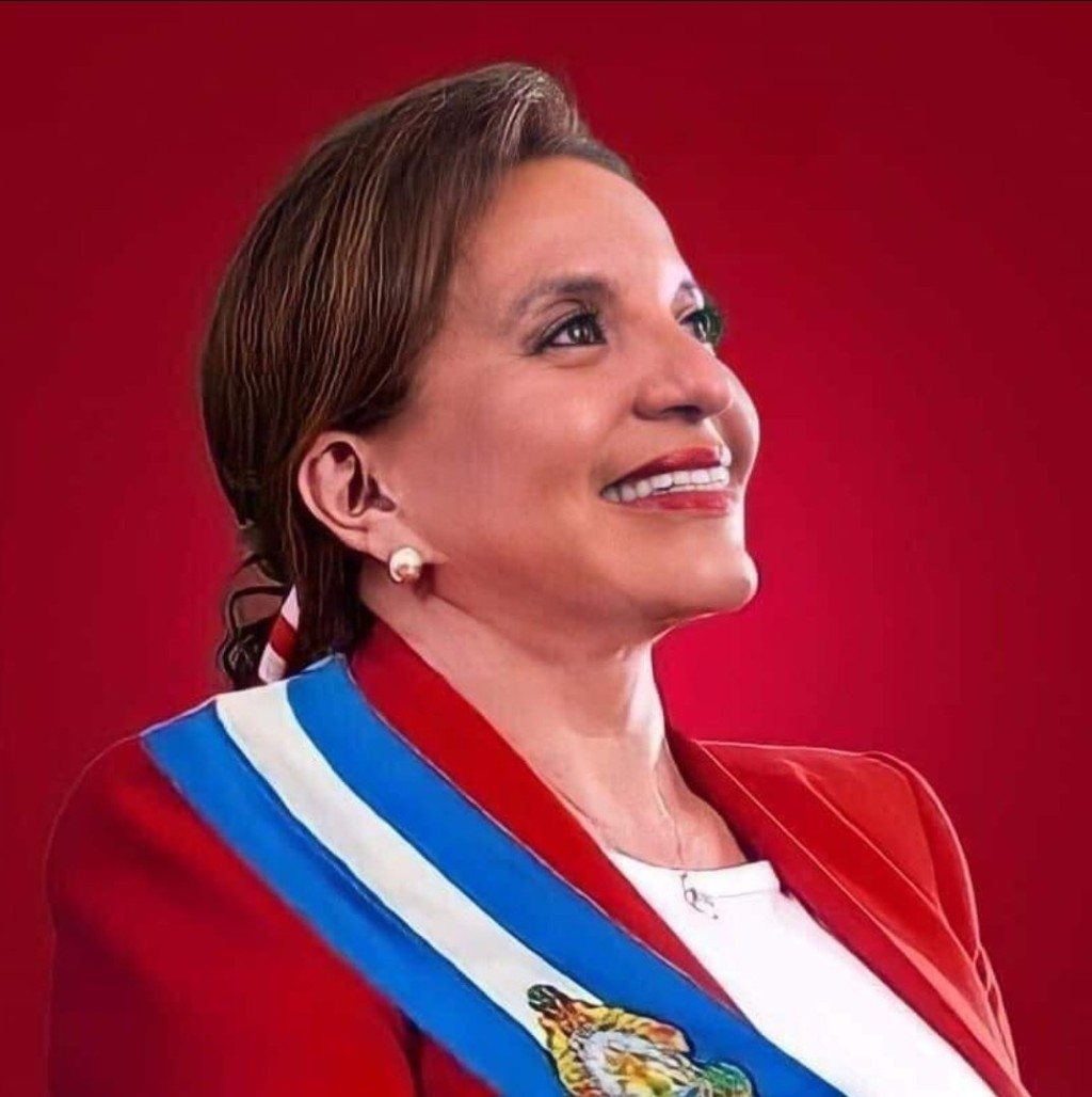 卡斯特羅是洪都拉斯首位女總統。 卡斯特羅TWITTER