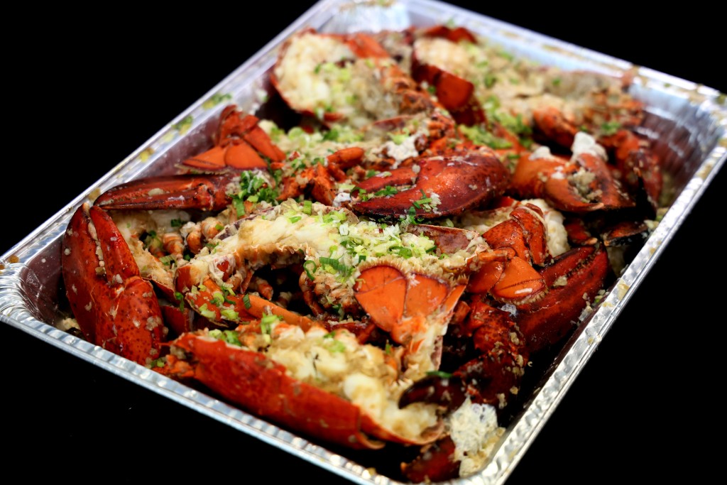 启德海湾为买家安排星级龙虾盛宴。