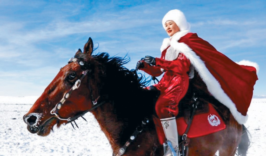 網紅官員賀嬌龍墜馬離世。