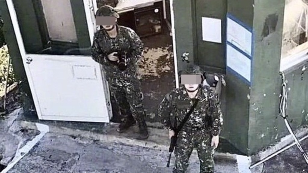 民用無人機拍攝到的金門士兵。 微博