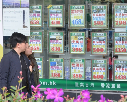 張炳良指樓價與市民購買力脫節。
