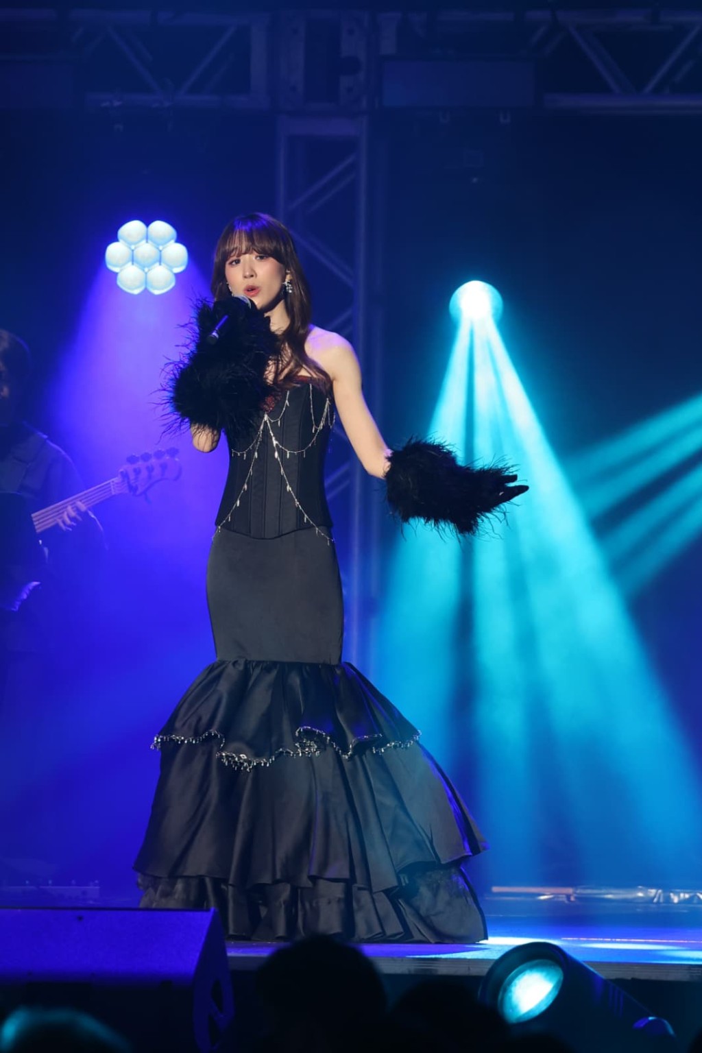 甄敏芳好高雅。