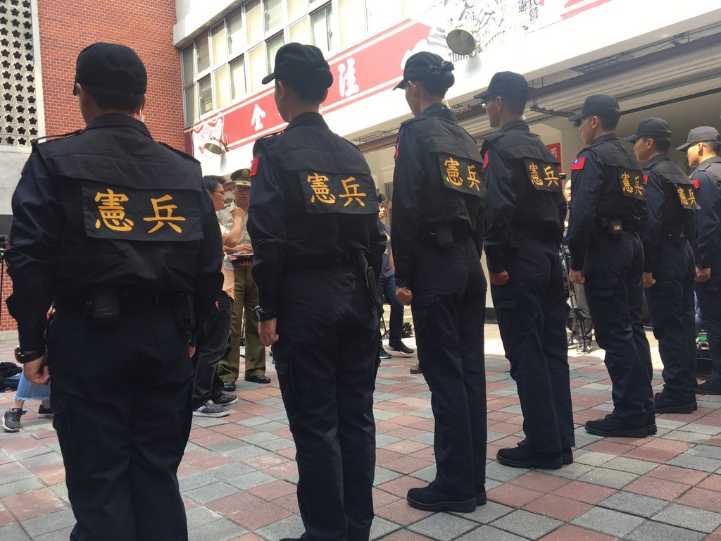 台湾的宪兵主要负责重要设施和重要部门的保安。