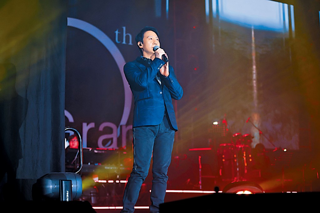 黎天王发挥金句王本色，带起全场气氛。