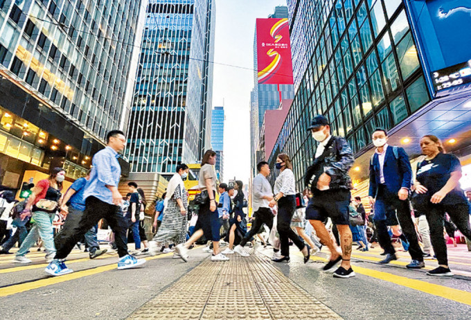 多名議員讚揚中資企業由回歸前已為香港作出巨大的貢獻。資料圖片