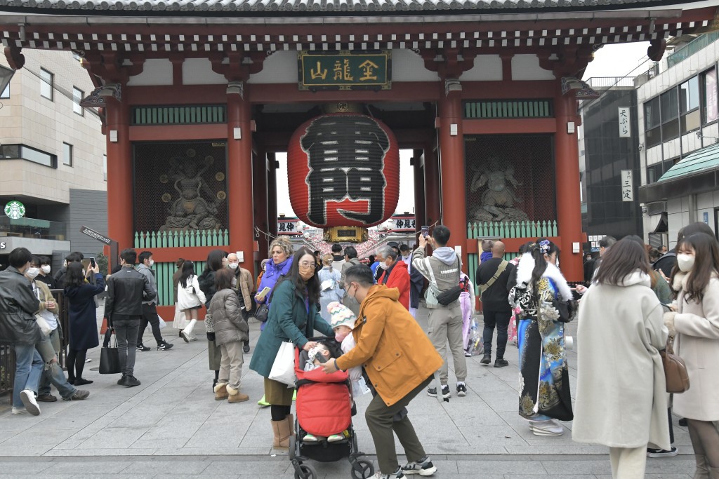 港人一向熱衷到日本旅遊,然而近月網上有關日本7月「大地震」消息甚囂塵,影響港人赴日旅遊意欲。資料圖片 港人一向熱衷到日本旅遊,然而近月網上有關日本7月「大地震」消息甚囂塵,影響港人赴日旅遊意欲。資料圖片
