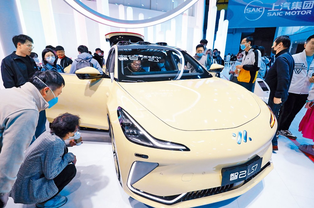 上海車展期間，新能源汽車成為關注焦點。