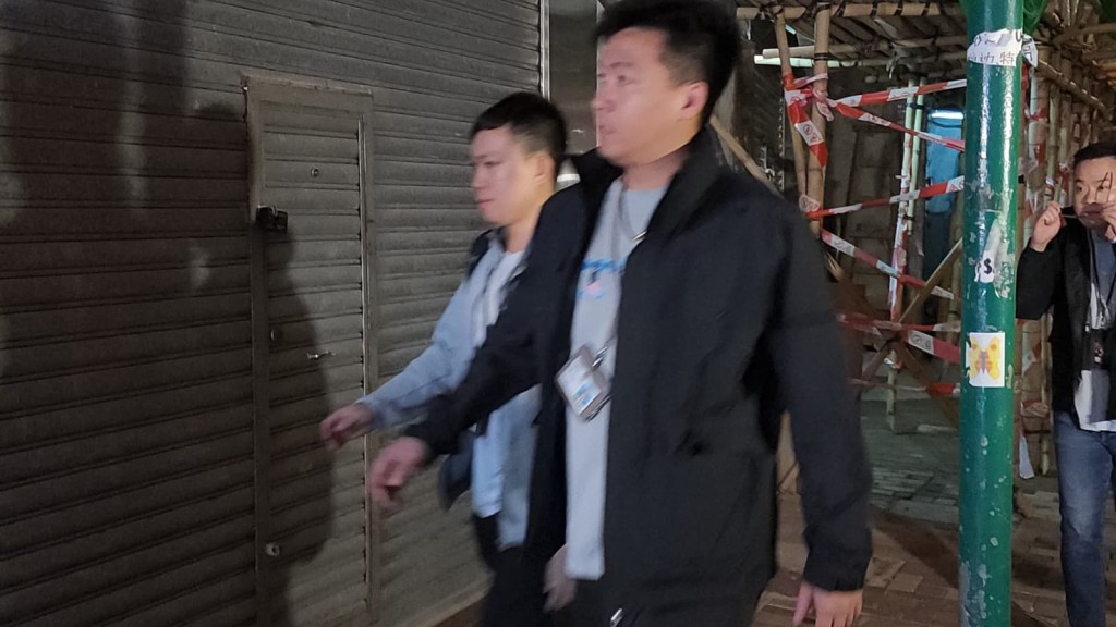 警員到場調查事件。黎志偉攝