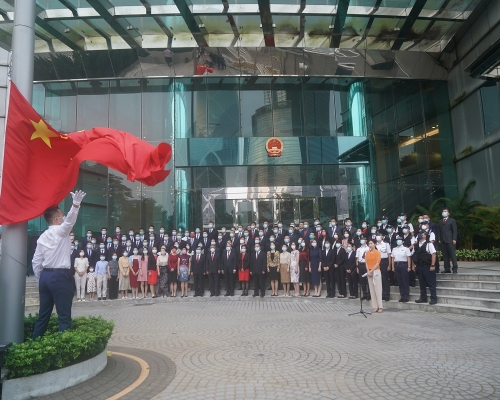 外交部駐港公署舉行升旗儀式。網上圖片