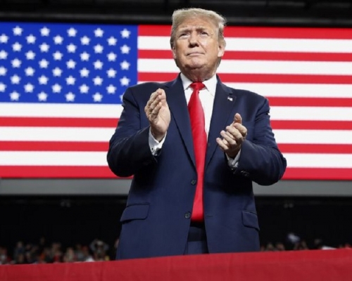 特朗普曾多次公开指责美国主流传媒CNN,纽约时报发布假新闻。AP 