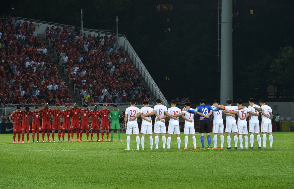 2015年11月17日,港隊在旺角大球場迎戰中國隊。 2015年11月17日,港隊在旺角大球場迎戰中國隊。