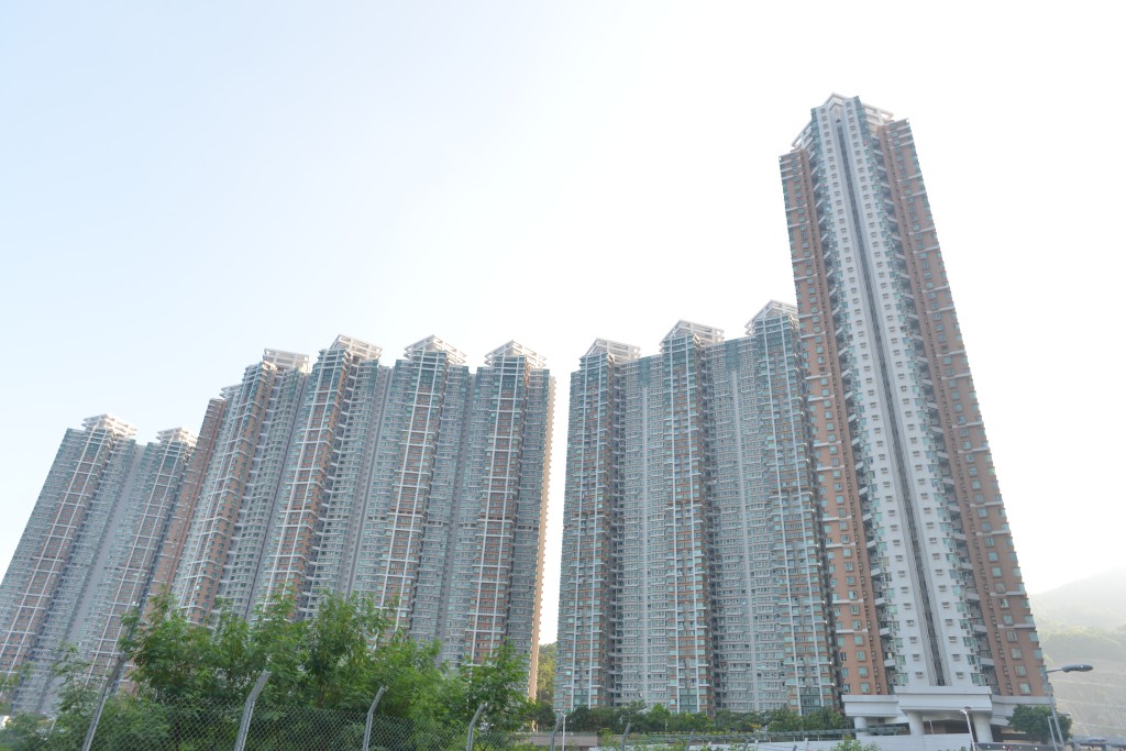 將軍澳維景灣畔三房1638萬沽。