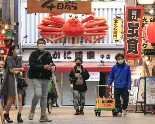 大阪等4個都府縣的緊急事態宣言延長至月底。AP 