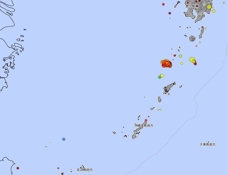 吐噶喇列島近海近期地震頻傳，自21日起至今已經觀測到超過327次地震，震央分布顯示相當密集。日本氣象廳