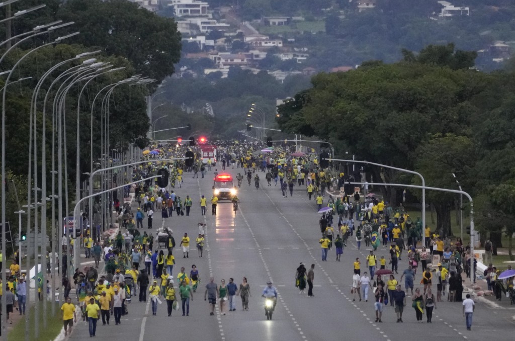博索纳罗支持者冲击巴西国会等建筑物。AP