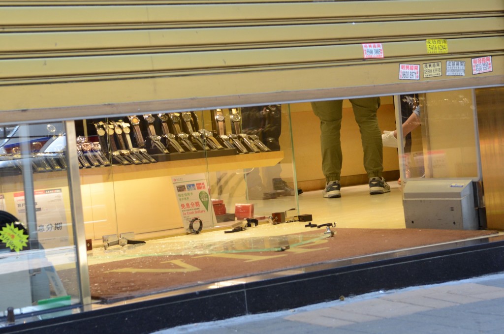 尖沙咀海防道「名人钟表珠宝」遭匪徒入内打劫，掠去价值2310万元名表。资料图片
