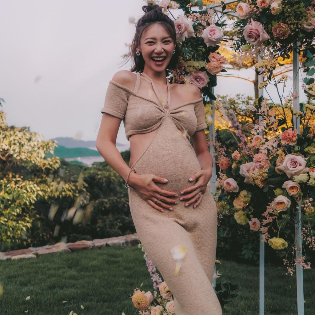即使懷孕，倪晨曦 (Elva)的腰線也十分明顯。（圖片來源：「misselvani」Instagram）
