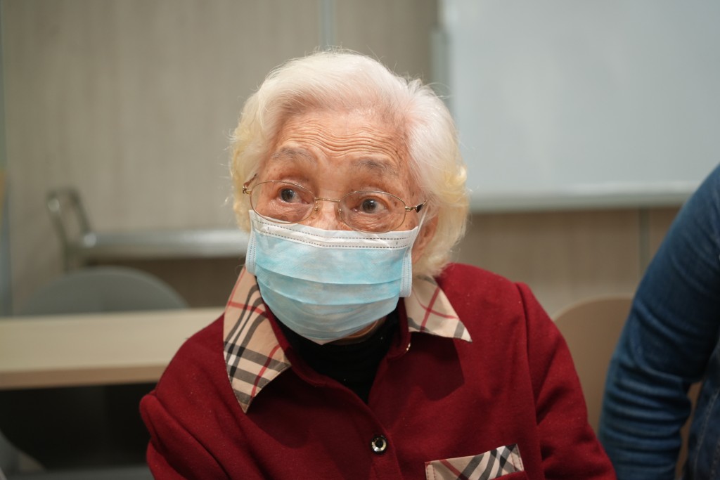 96歲的歐陽婆婆稱投票是履行公民責任。吳艷玲攝