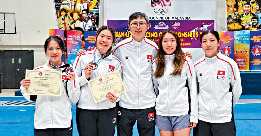 全運女佩主力之一的薛雅齊(左二)包辦個人賽及團體賽2金。