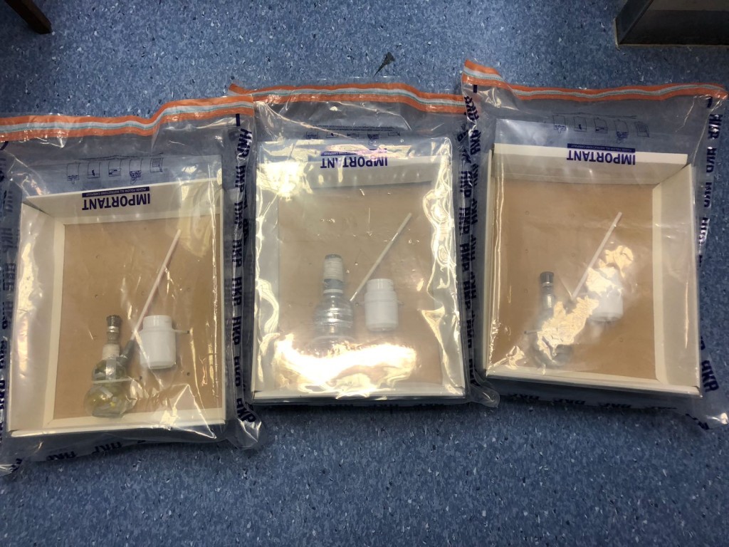 警方檢獲一批吸食毒品工具。 警方圖片