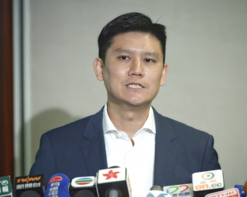 譚文豪質疑民航處應考慮更換機場空管系統。資料圖片