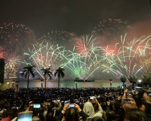 旅發局指,今年將不會在維港兩岸舉行煙火倒數活動。 資料圖片