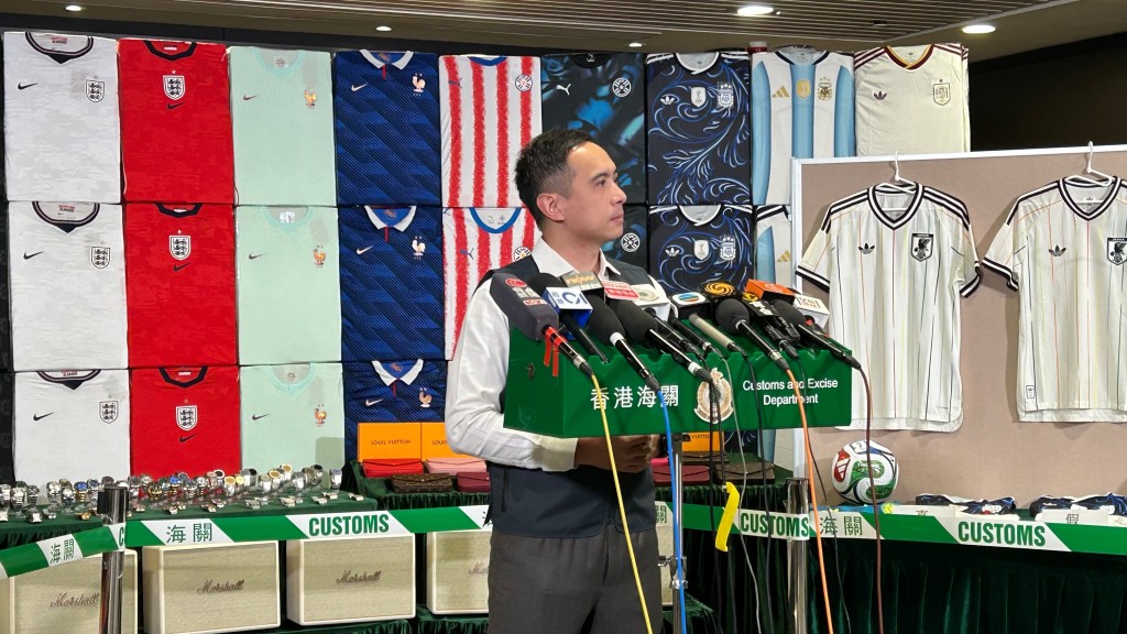 版權及商標跨境調查組高級調查主任鍾旨惠講述案件。 版權及商標跨境調查組高級調查主任鍾旨惠講述案件。