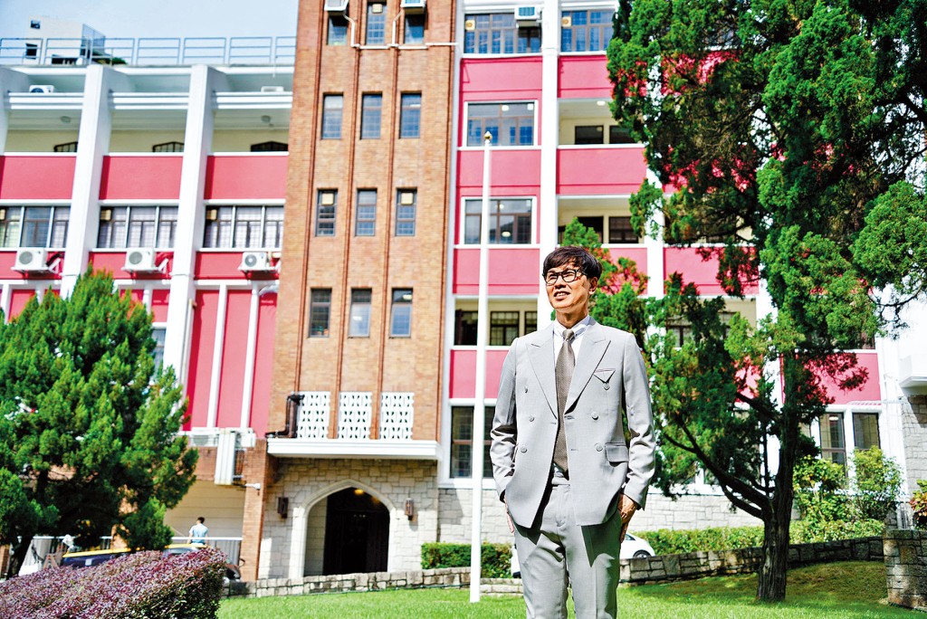 陳永強指課程將新增多項元素,包括服務學習及資訊素養等,裝備學生。
