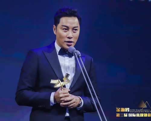 譚耀文演出得到認同很開心。