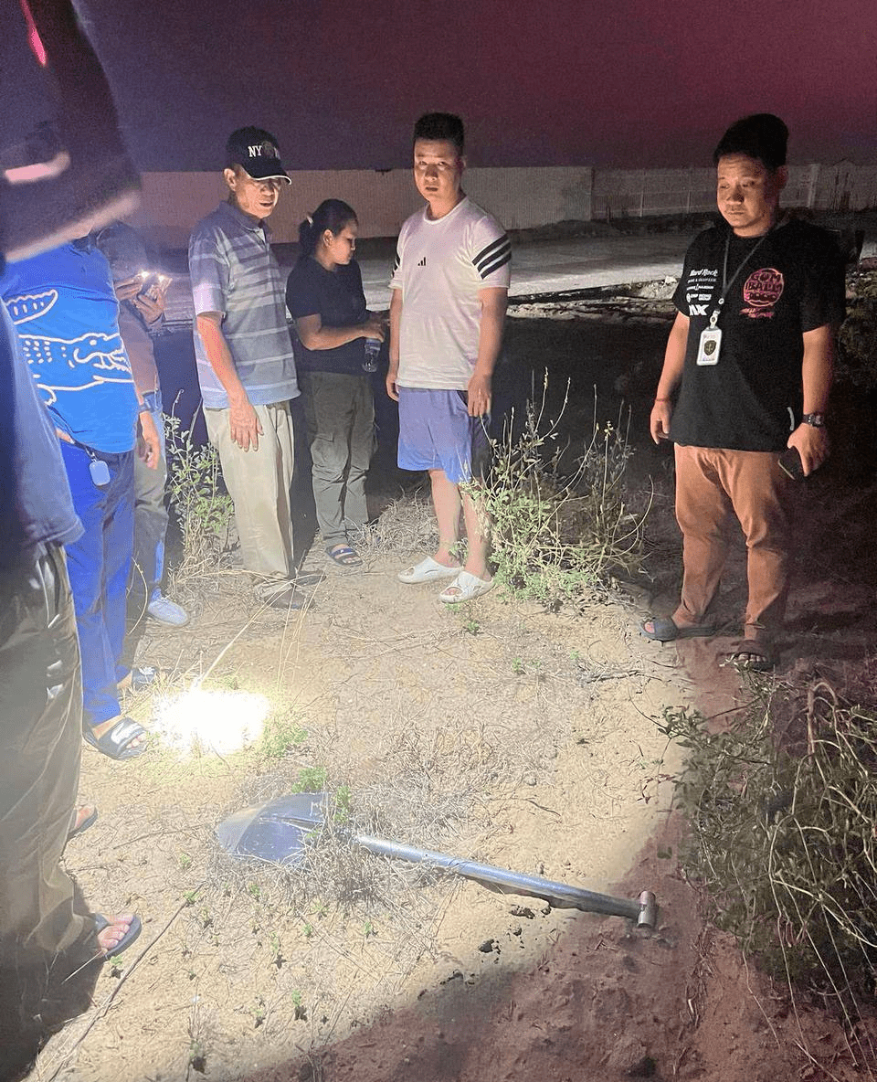 警方發現柬籍女子埋屍地點。(柬中時報) 警方發現柬籍女子埋屍地點。(柬中時報)