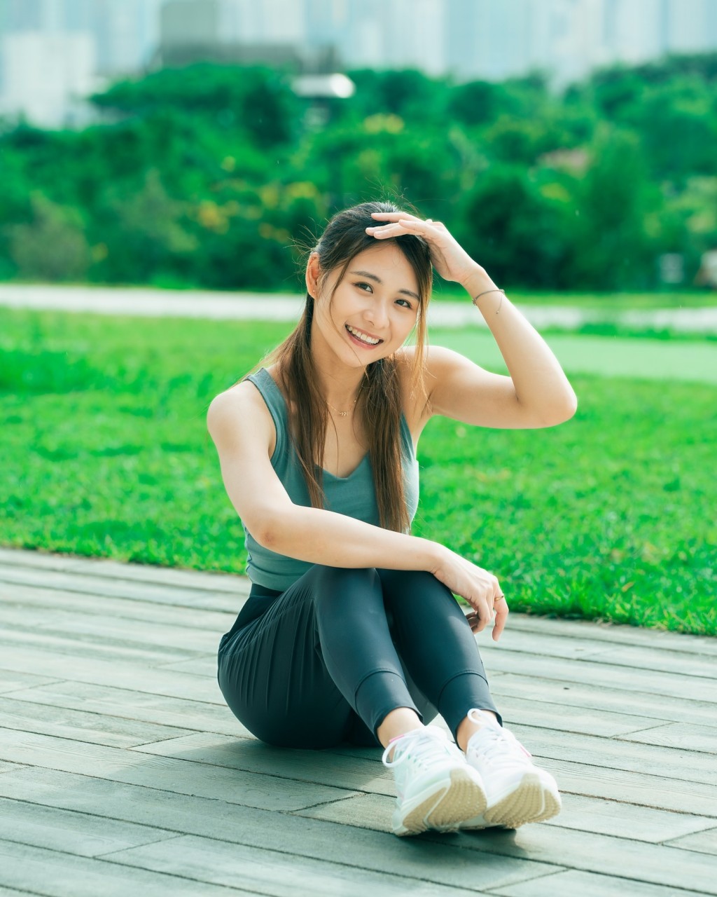 關珮姿熱愛運動，擁有健美身材。