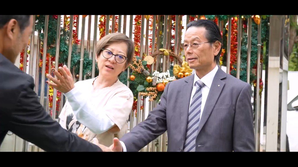 早前鄧小艾將興趣變成事業，與友人在元朗開設寵物一站式會所。