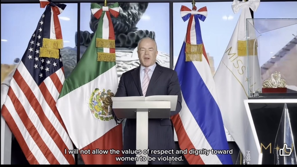 环球小姐组织主席罗查努斥纳瓦特不尊重女性。 Miss Universe Thailand