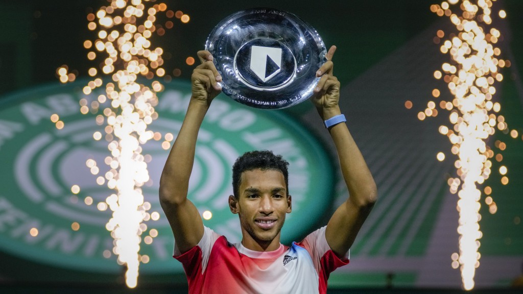 艾利亚斯美拍走薛斯柏斯夺冠。 AP