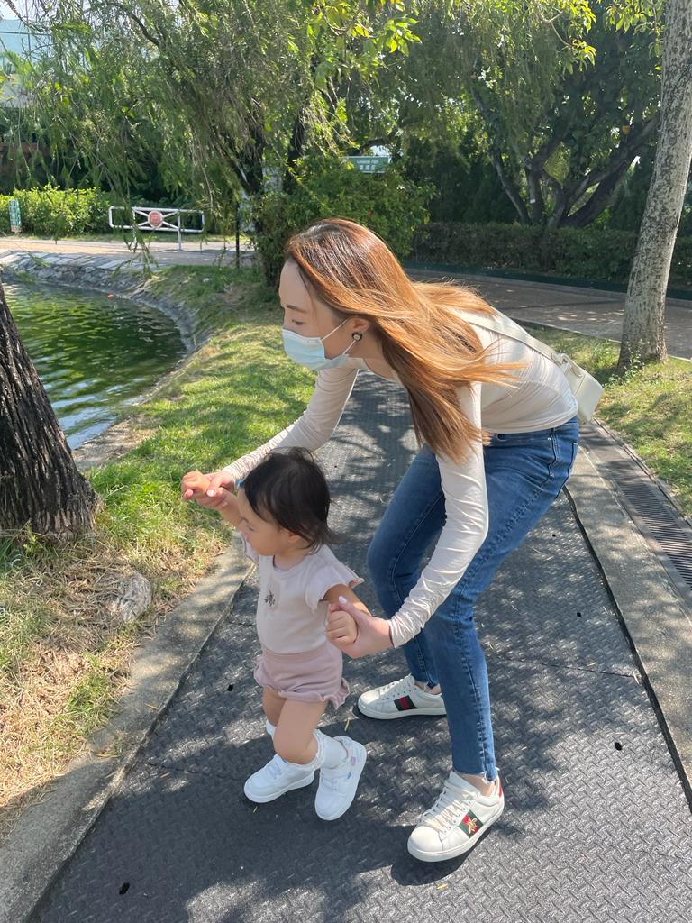 工作很忙,Janice心裏經常會對於無法陪伴女兒感到內疚, 但只要細心想,這不等於自己不是好媽媽,因為自己和女兒每天都有具質量的相處時光。(圖片來源:受訪者提供) 工作很忙,Janice心裏經常會對於無法陪伴女兒感到內疚, 但只要細心想,這不等於自己不是好媽媽,因為自己和女兒每天都有具質量的相處時光。(圖片來源:受訪者提供)