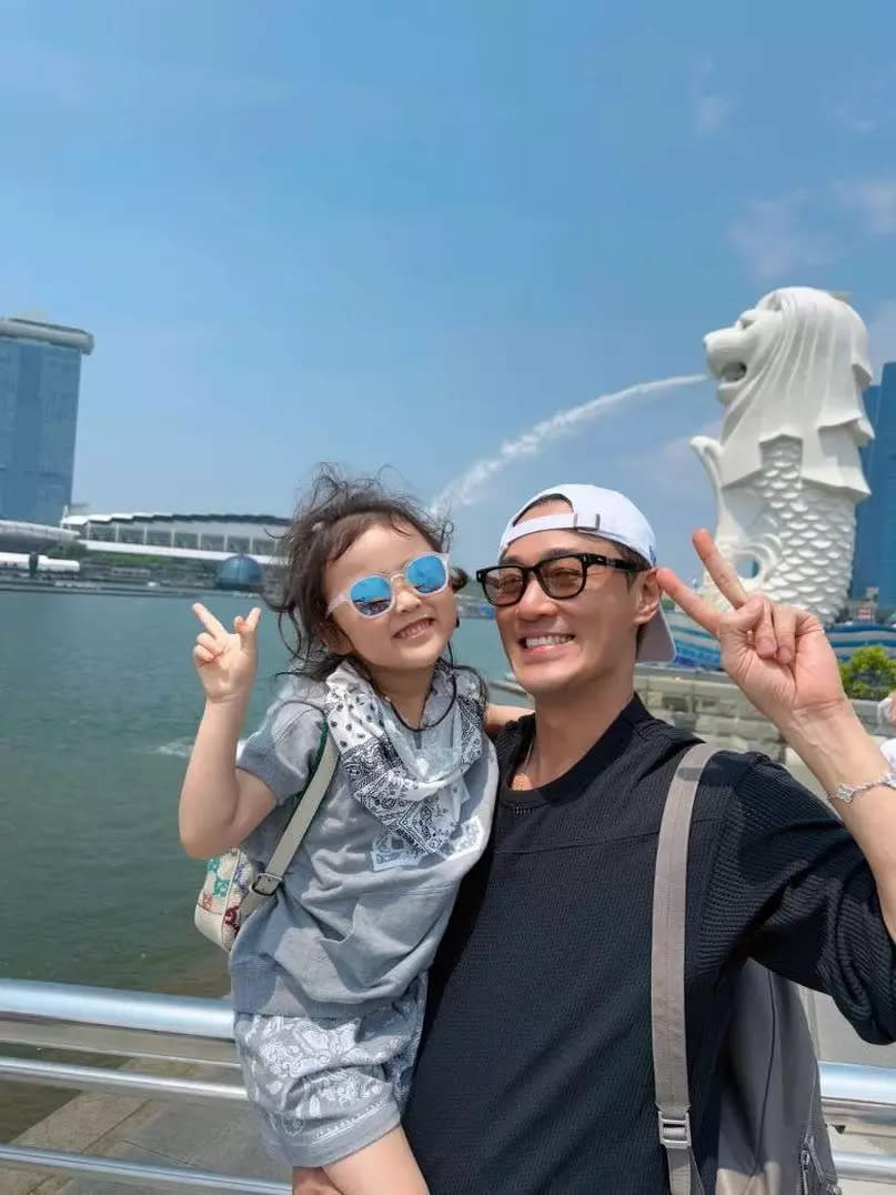 林峯安排女兒探班,「等佢知道爸爸搵錢辛苦!」 林峯安排女兒探班,「等佢知道爸爸搵錢辛苦!」