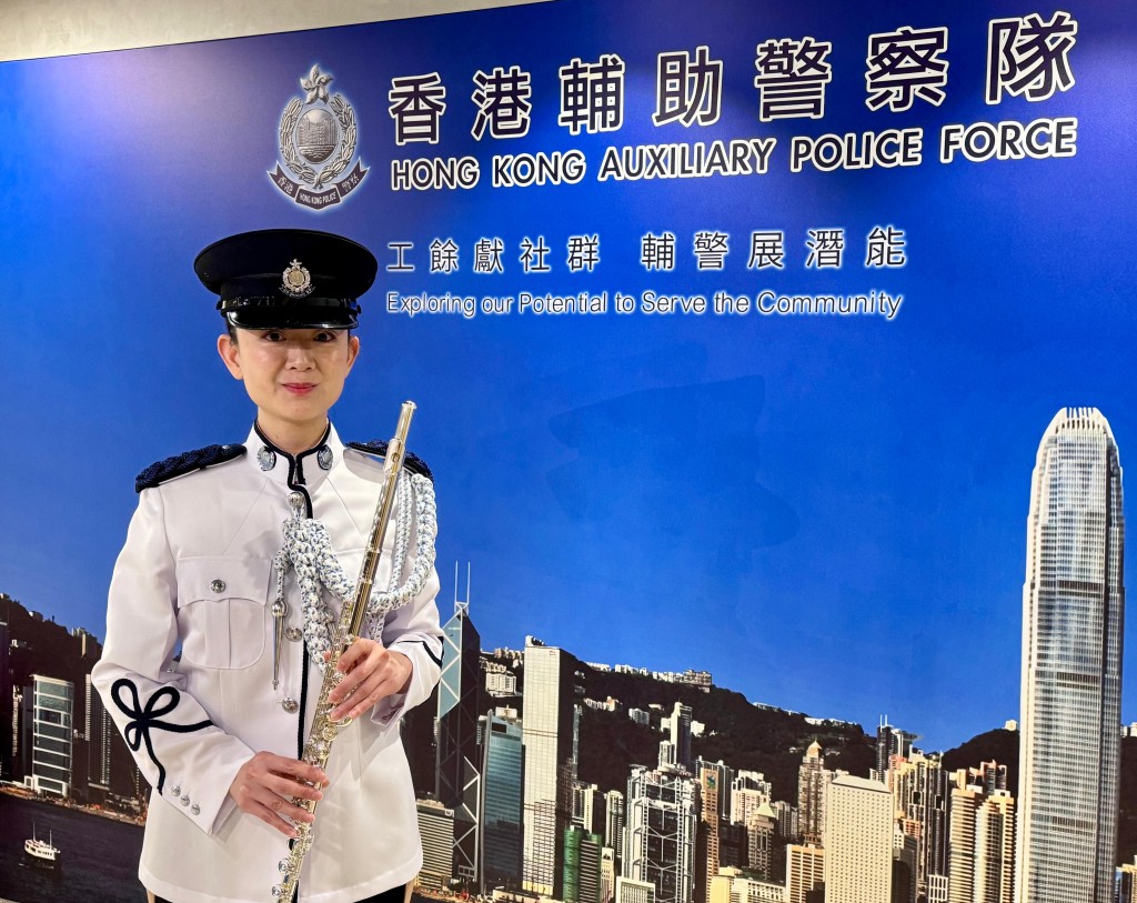 刘巧瑜是辅警乐队的长笛手，致力透过分享音乐为社会带来正能量。